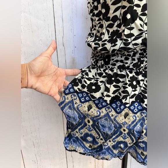 Xhilaration Women’s Floral Short Jumpsuit & Romper Size: M - Picture 5 of 8